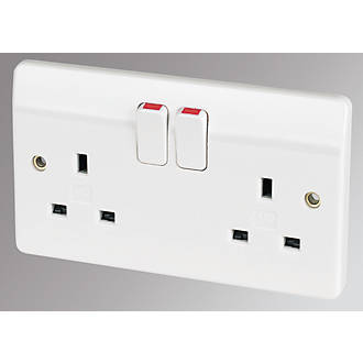 2G 13A Socket White