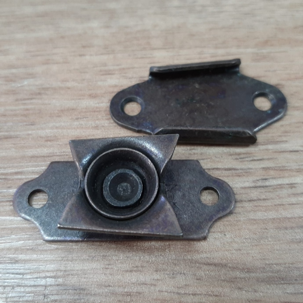 BRACKET TILTED MIRROR PAIR BRONZE