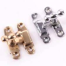 Showcase Latch Chrome
