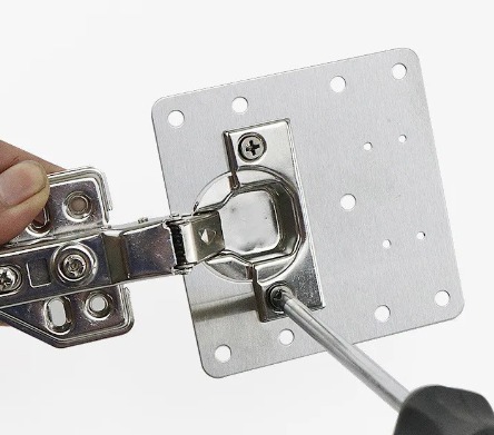 [001631] AMIG Cabinet Hinge Repair Plate